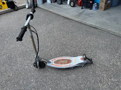 Razor eSpark Electric Scooter - Please Read, View more
