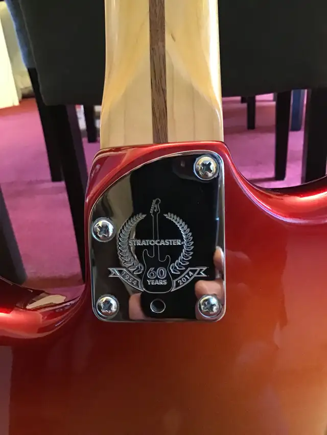 PROPERLY SET-UP 60th Anniversary Deluxe Stratocaster in Guitars in London - Image 9