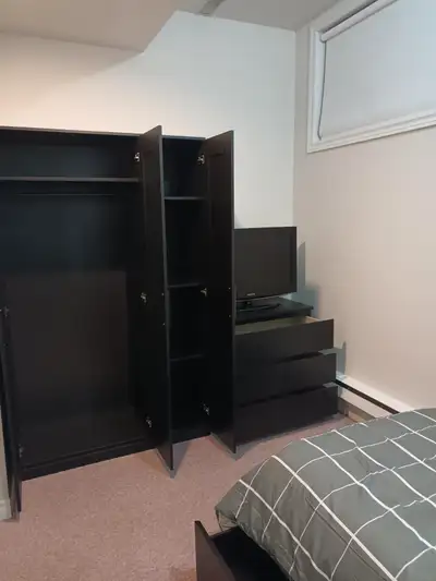 (Women Only) Beautiful room at BAYVIEW SHEPPARD