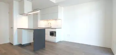 WATERFRONT STUDIO RENTAL - 20 RICHARDSON ST (33RD FLOOR)