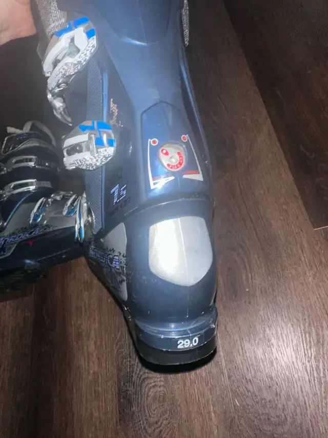 Nordica FSE ski boots in Ski in Nelson - Image 5