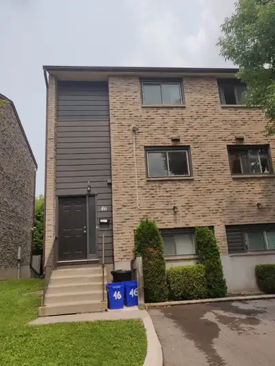 Room for Rent - 40 Summit Ave #46 London Ontario (Female Only)