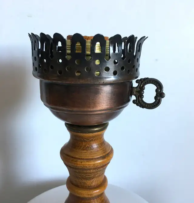 Vintage Currier & Ives Milk Glass And Wood 18" Tall Table Lamps in Indoor Lighting & Fans in Markham / York Region - Image 9