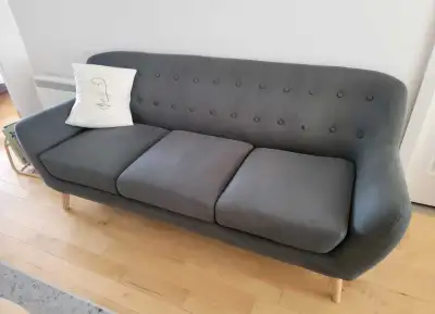 Sofa - Canapé Structube Bleu Gramercy - très bon état., View more