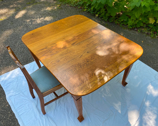 Solid Oak Antique Dining Table in Dining Tables & Sets in Renfrew - Image 4