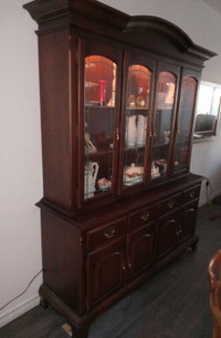 Roxton Buffet and Hutch