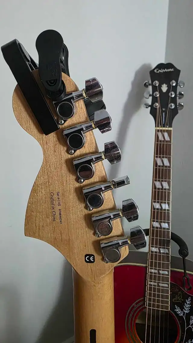 Fender Starcaster Electric Guitar and Amplifier in Guitars in London - Image 6