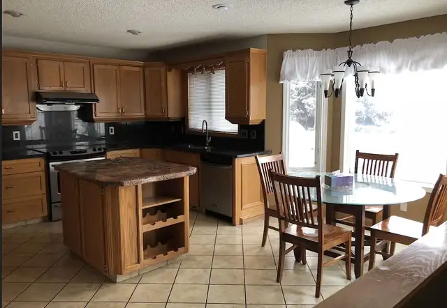 5 bedrooms fully furnished house in Long Term Rentals in Calgary - Image 11