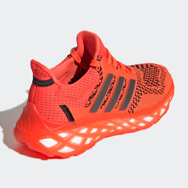 Adidas Ultraboost Web DNA shoes size 6(Men)/7(Women) in Women's - Shoes in Markham / York Region - Image 3