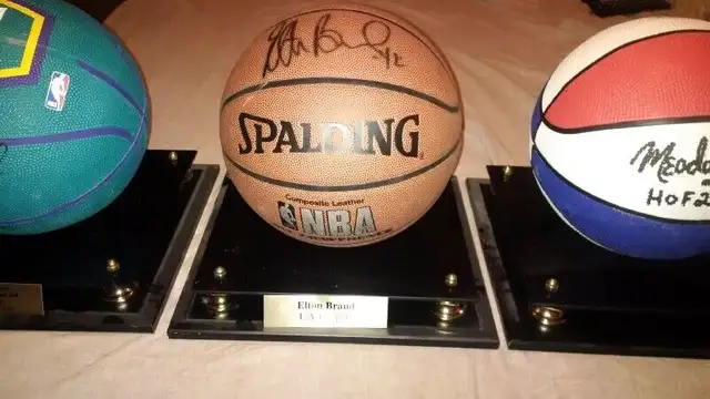 Basketball or Raptors Kawhi Big Head or Blue Jays Biobbblehead in Arts & Collectibles in City of Toronto - Image 2