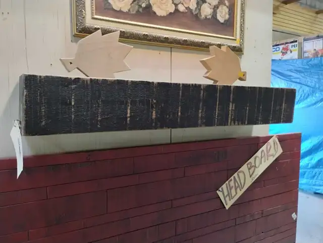 FLOATING WOODEN SHELVES in Home Décor & Accents in Barrie - Image 4