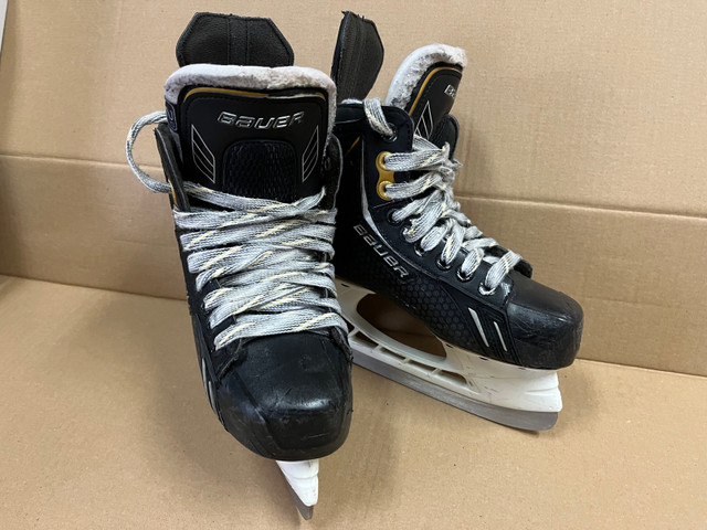 Patins Bauer Supreme pointure 2.0 JR (souliers 3) dans Hockey  à Laval/Rive Nord - Image 4