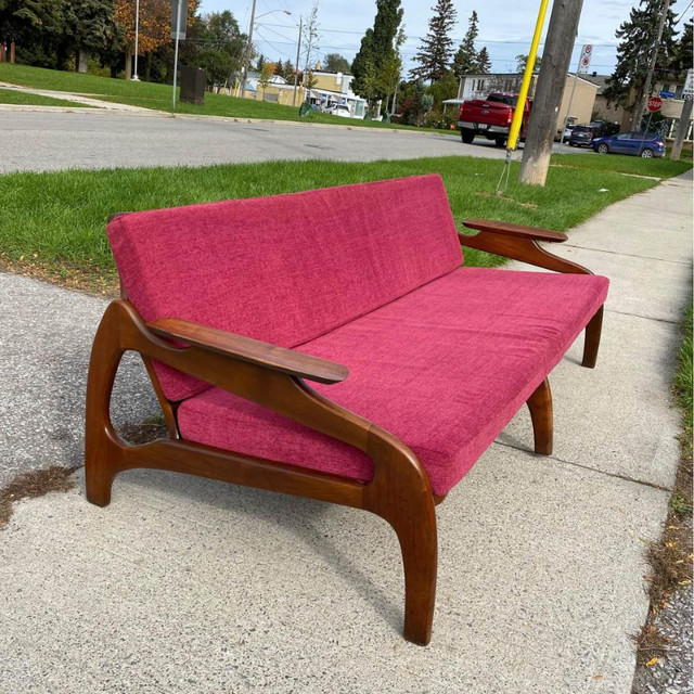 Achat de meubles en bois des années 1950 à 1980 dans Loisirs et artisanat  à Ville de Montréal - Image 4