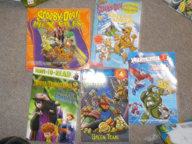 5 books for young readers, mix of scooby, transformers, turtles in Children & Young Adult in Oshawa / Durham Region