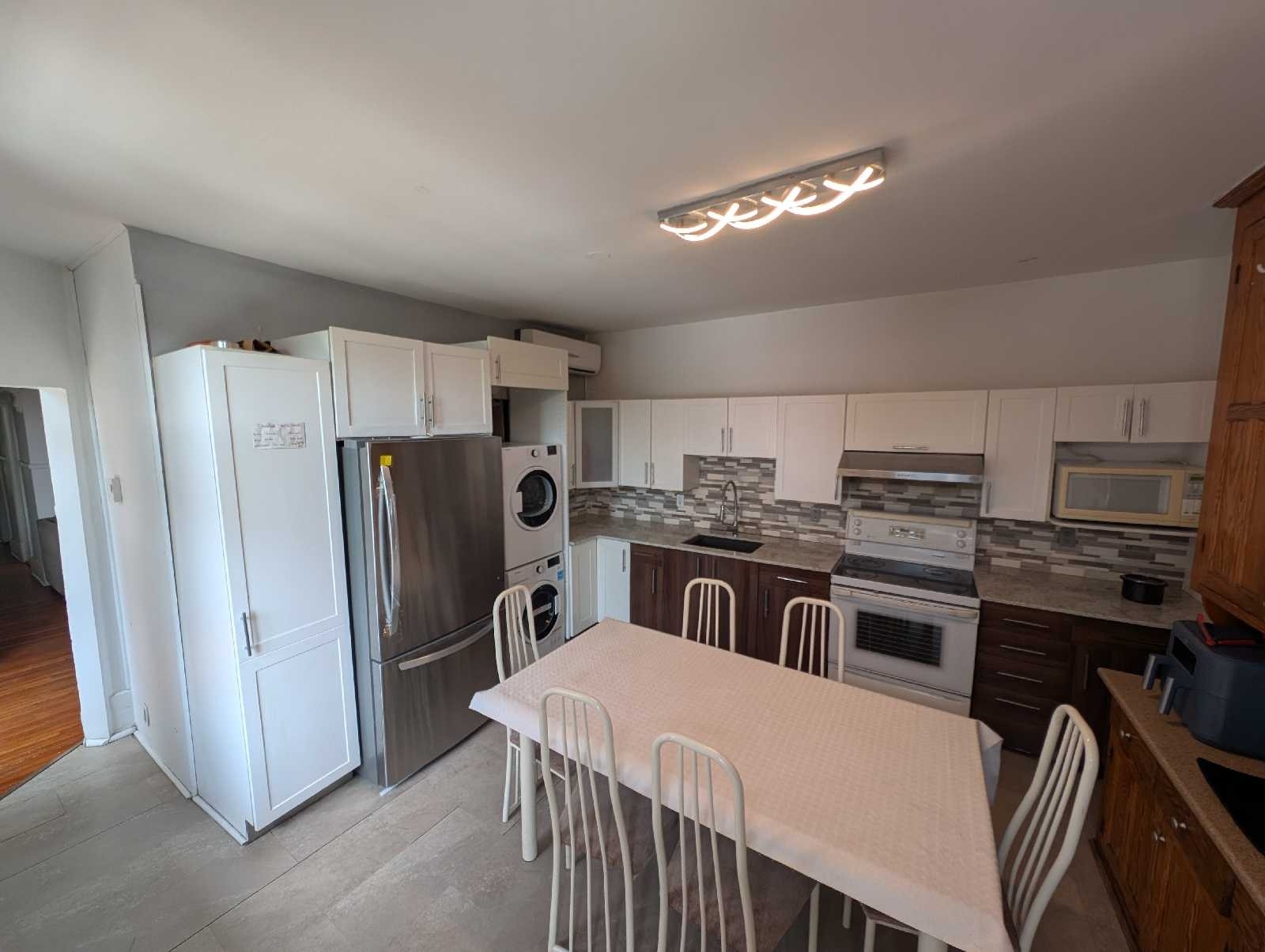 1440 Av. Desjardins — photo 3