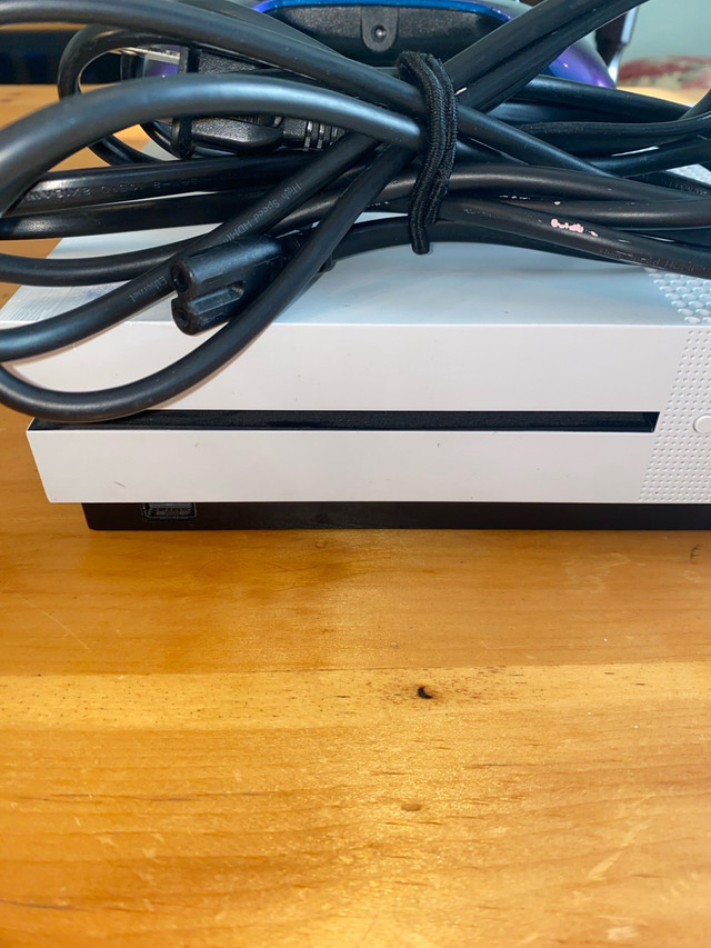 Xbox One S 1TB + Cords/Controller in XBOX One in Peterborough - Image 4