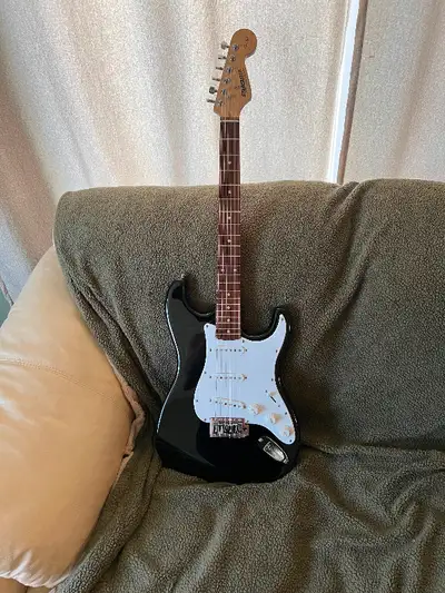 For Sale: Up for sale is a nice one owner Fender Starcaster . The guitar is in excellent condition a...