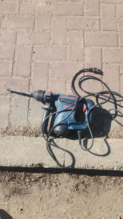bosch 115 'volt sds plus spline 4 function hammer drill 140$, View more