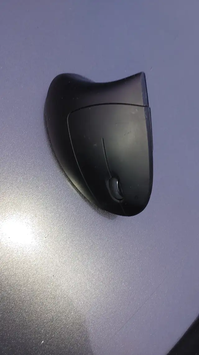 Anker 2.4G Wireless Vertical Ergonomic Optical Mouse in Mice, Keyboards & Webcams in Mississauga / Peel Region - Image 5