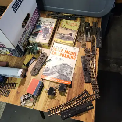 vintage Lionel train set 1950s HO scale size - un-tested collection vintage rare collectable misc co...