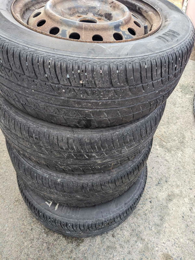 215/60/16,all season rim n tire, excellent condition  in Tires & Rims in St. John's - Image 3