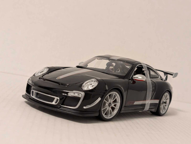 MAISTO 1/18 PORSCHE 911 997 GT3 RS 4.0 // autoart gt spirit in Arts & Collectibles in Oakville / Halton Region - Image 3