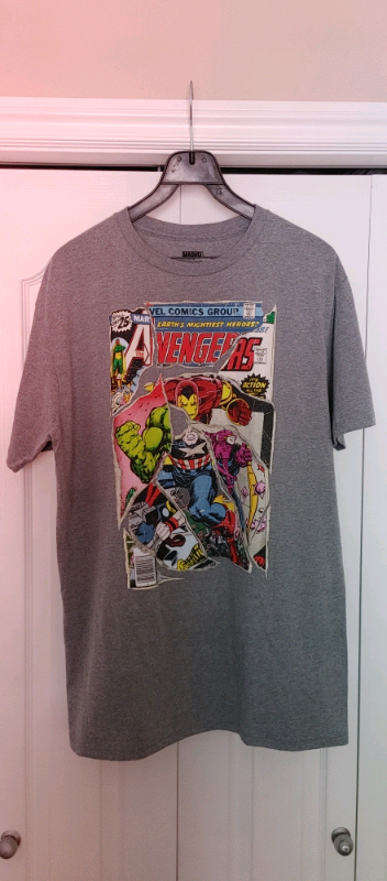 Avengers T- Shirt XL. Pre-owned, good condition.