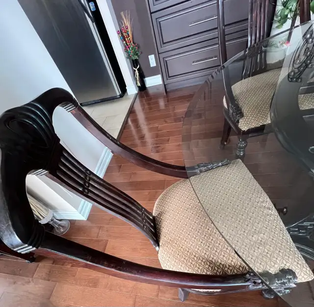 Teak and glass dining set in Dining Tables & Sets in Markham / York Region - Image 4