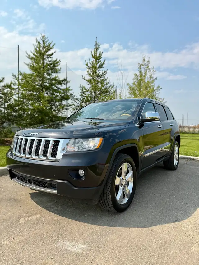 2012 Jeep Grand Cherokee Overland 4WD - Excellent Shape