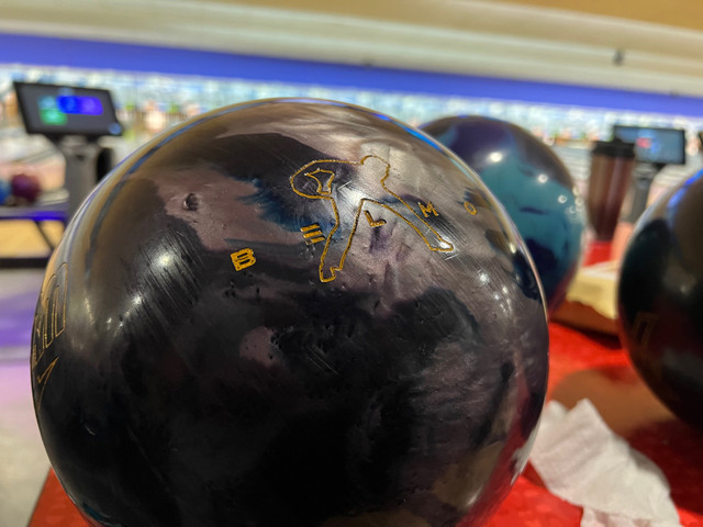 Storm Timeless Bowling Ball (13lbs) in Other in City of Toronto - Image 3