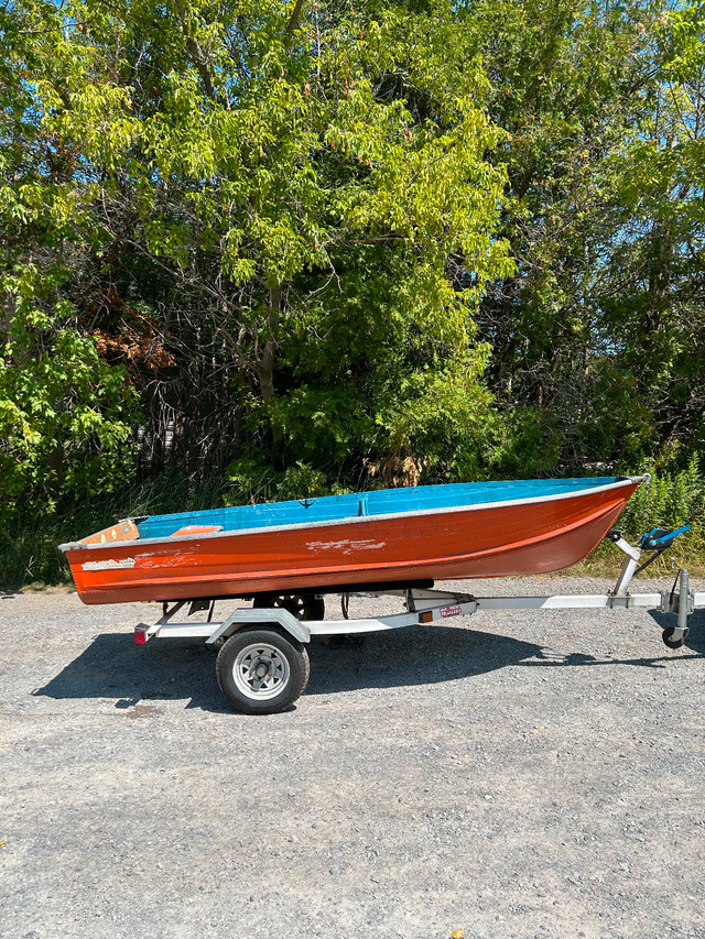 12 ft aluminum fishing boat for sale in Powerboats & Motorboats in City of Toronto
