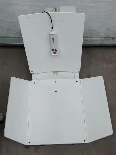 Aquatec Elan Folding Battery Powered Bath Lift  $175 FIRM, View more