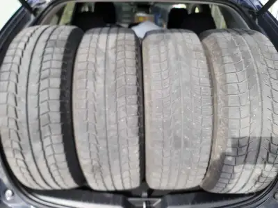 Michelin X-Ice Snow/Winter Tires 225/70/R16 Set of 4 Good Condition with about 40-50% tread remainin...