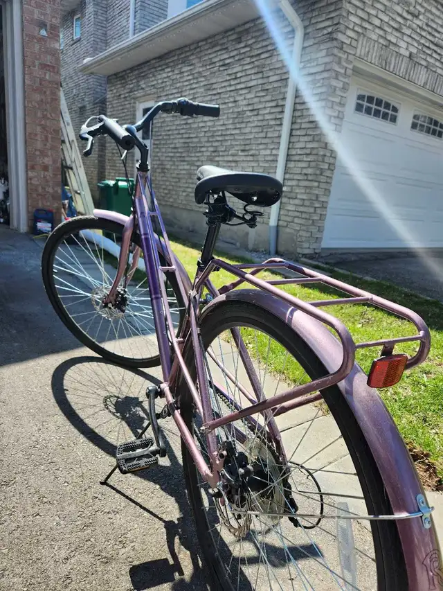 24 inch wheel City Bike in Road in Markham / York Region - Image 5