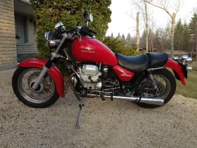 Very good shape, no rust or scratches 2002 with 60K km