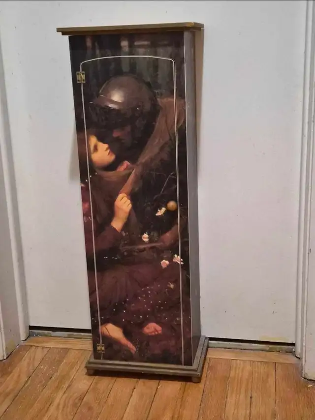 Vintage Decorative Display Cabinet in Hutches & Display Cabinets in City of Toronto - Image 2