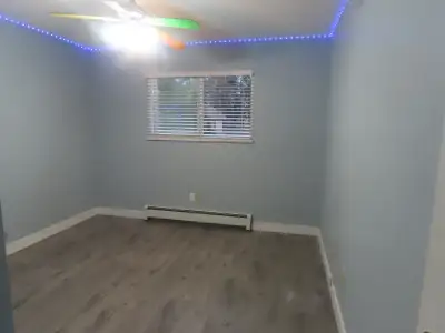 ROOM AVAILABLE FOR RENT IN A 4-BEDROOM HOUSE