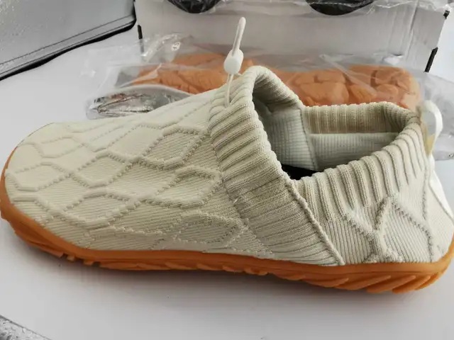 Water Shoes Size 43 (Men's 10/women's 11.5) in Men's Shoes in Markham / York Region - Image 8