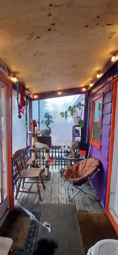 Looking for a Worker or Student. Clean and quiet person. Include the utilities and furnish [Water-He...