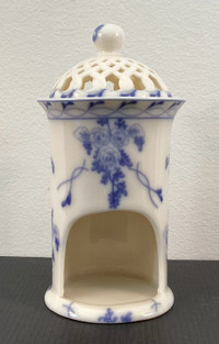 Delicate Cream and Blue Lidded Porcelain Tea Candle Wax Warmer