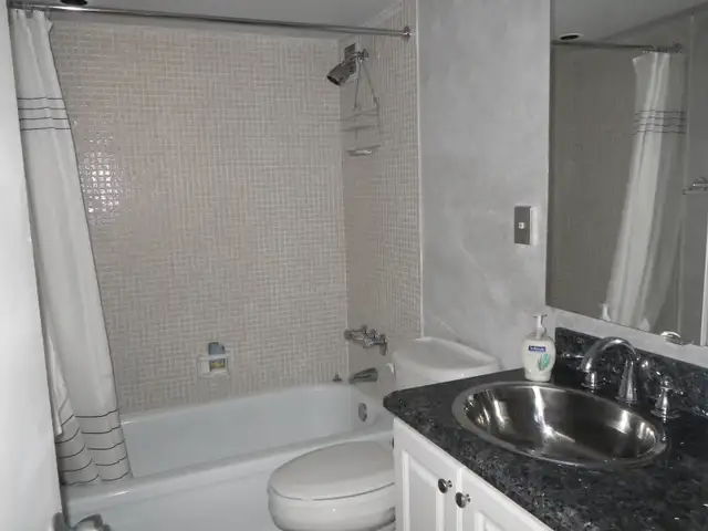 OCEAN FRONT 2 BEDROOM CONDO IN POMPANO BEACH (FLORIDA) FOR RENT in Florida in Canada - Image 8