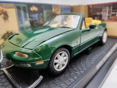 Mazda MX-5 Miata NA Green Hardtop Incl 1:18 Kyosho Diecast Rare, View more