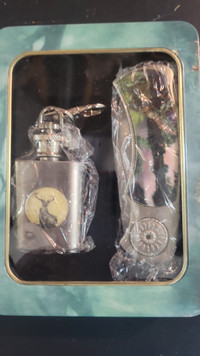 BNIB- New Giftable- Flask and Knife Set, other set.