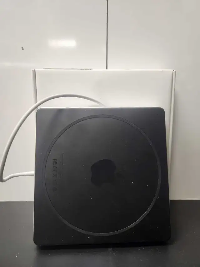 Apple USB SuperDrive546596645934223361