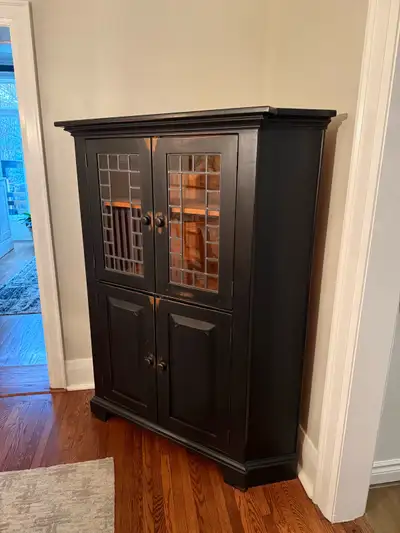 Corner hutch, View more