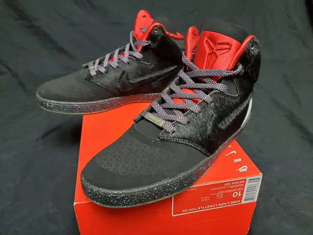 NEW NIKE KOBE 9 NSW YEAR OF THE HORSE *RARE SNEAKERS* (SIZE 10) in Men's Shoes in Hamilton - Image 4