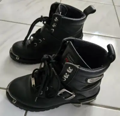 Milwaukee Lady Biker Boots, View more