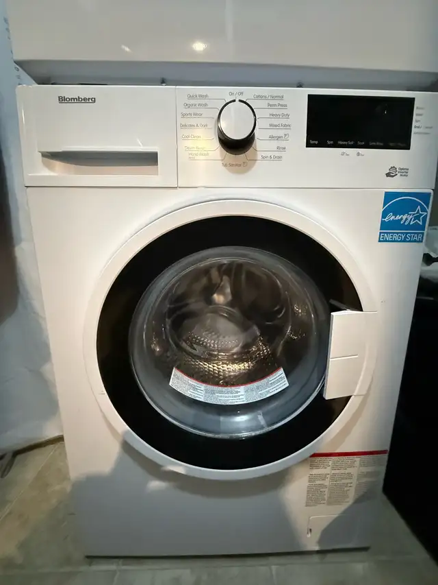Blomberg Stackable Washer and Dryer547962568531650562