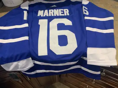 Toronto Maple Leafs Marner mens small  Retro, View more