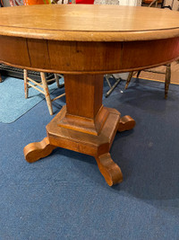 Antique Tilt Top Pedestal Table